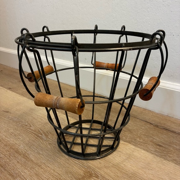 Black Iron Wire Log/Storage Basket w/ 4 Wooden Handles Farmhouse Rustic - Picture 6 of 14